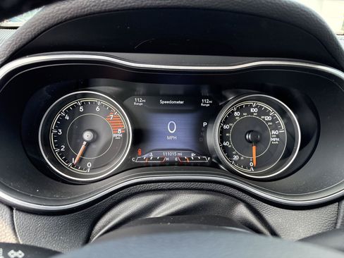 Used 2021 Jeep Cherokee Latitude Lux w/ Comfort/Convenience Group FWD image 16