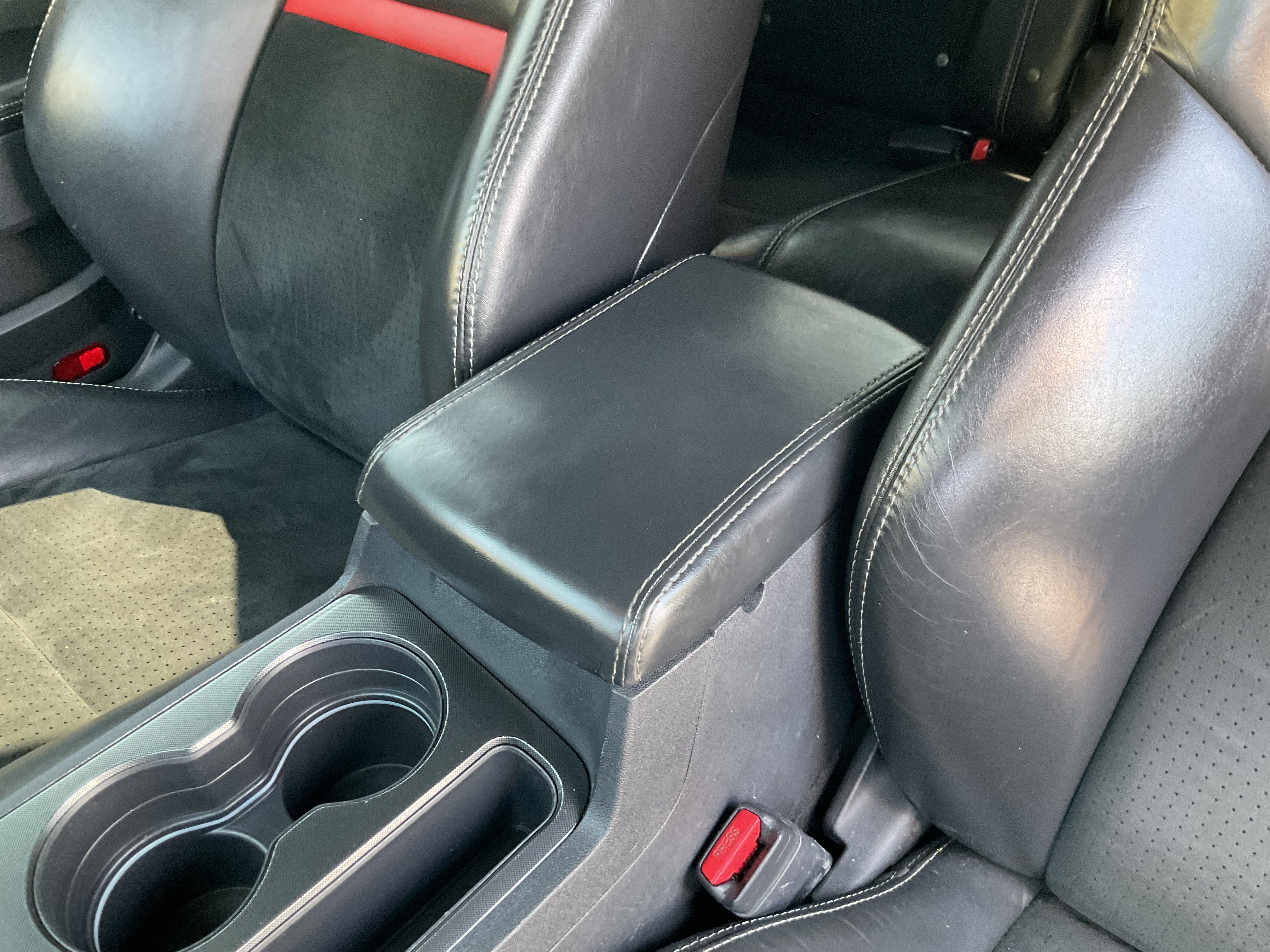 Used 2010 Dodge Challenger SRT8 w/ SRT Option Group II RWD image 19