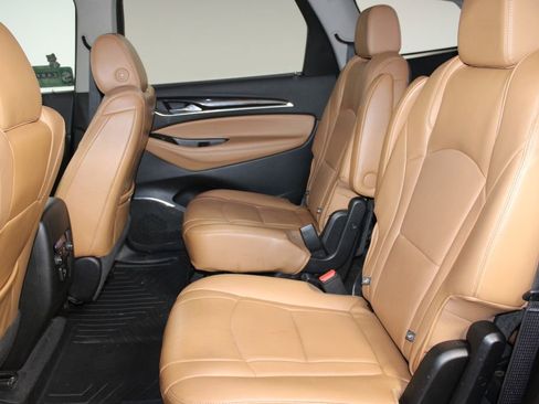 Used 2019 Buick Enclave Essence w/ LPO, Luxury Package image 23