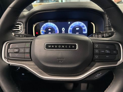 Used 2024 Jeep Wagoneer L Series II w/ Flexible Seating Group AWD/4WD image 24