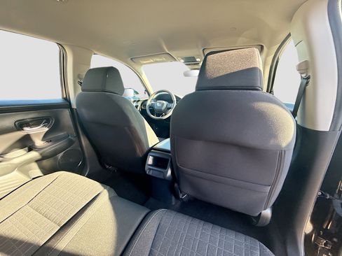 Used 2023 Honda HR-V LX image 28