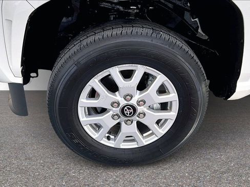 Used 2025 Toyota Tacoma SR5 image 33