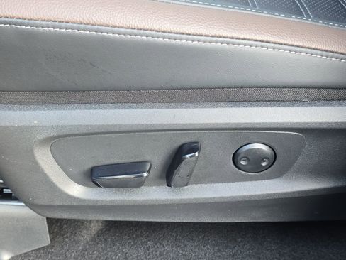 New 2025 Nissan Pathfinder Platinum image 13