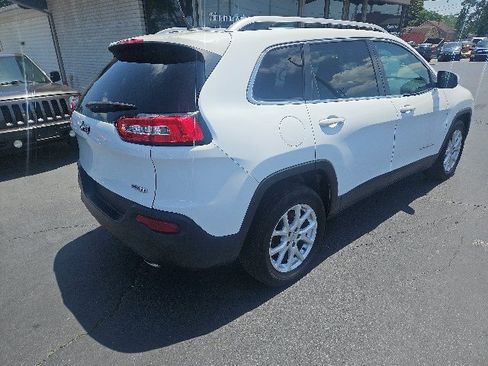 Used 2014 Jeep Cherokee Latitude FWD image 3