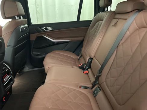 Used 2024 BMW X7 xDrive40i w/ M Sport Package image 21