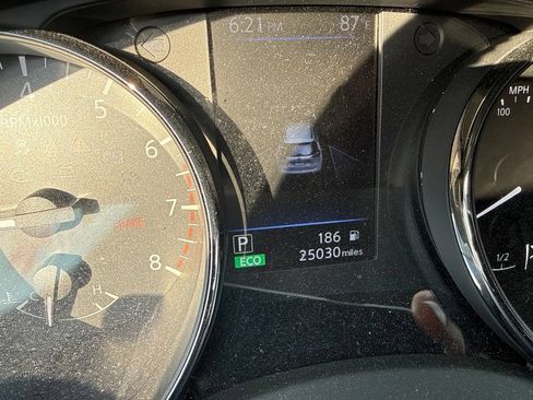 Used 2020 Nissan Rogue SV AWD/4WD image 12