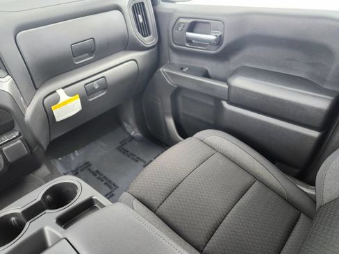 Used 2025 Chevrolet Silverado 1500 Custom Trail Boss w/ LPO, Dark Essentials Package AWD/4WD image 13