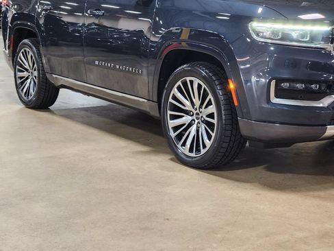 Used 2022 Jeep Grand Wagoneer Series III AWD/4WD image 16