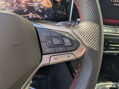 New 2026 Volkswagen GTI SE FWD image 25