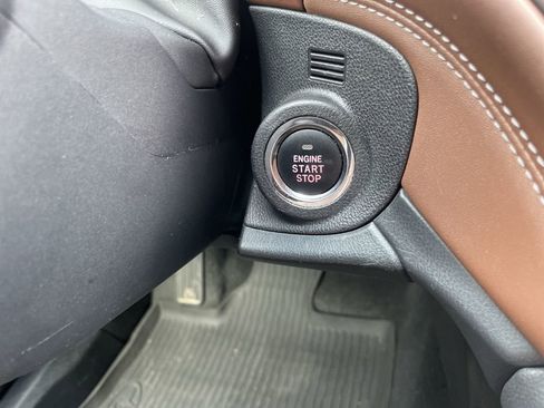 Used 2020 Subaru Outback Touring AWD/4WD image 27