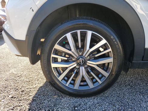 Certified 2023 Nissan Kicks SV image 29