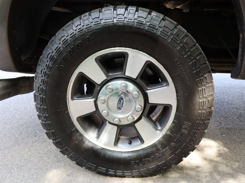 Used 2015 Ford F250 Lariat w/ Lariat Ultimate Package AWD/4WD image 44