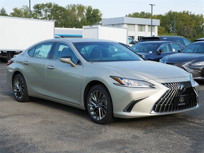 New 2025 Lexus ES 300h w/ Luxury Package