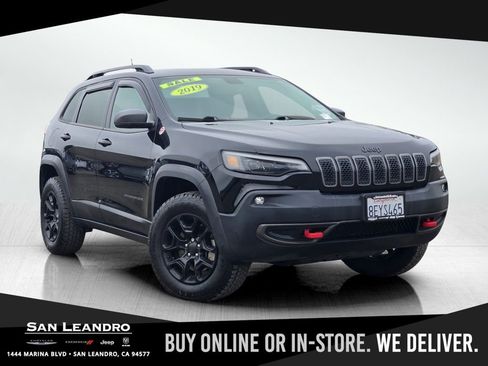 Used 2019 Jeep Cherokee Trailhawk image 1