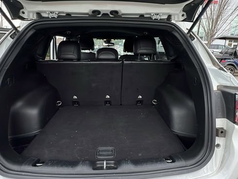 Used 2024 Jeep Compass Latitude image 13