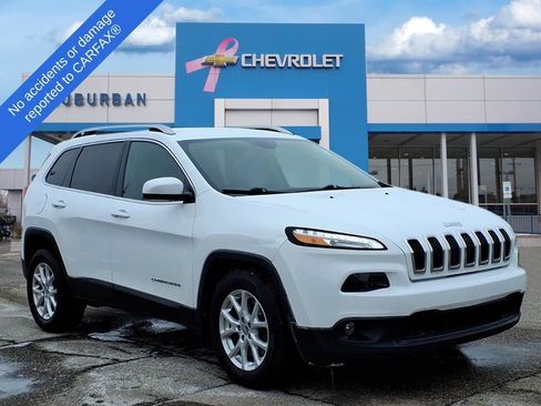 Used 2016 Jeep Cherokee Latitude w/ Cold Weather Group image 3