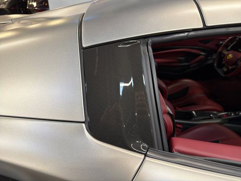 Used 2021 Ferrari F8 Tributo image 22