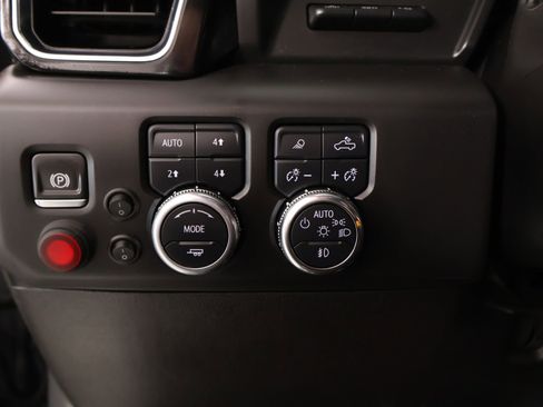 Used 2025 GMC Sierra 3500 Denali Ultimate AWD/4WD image 9
