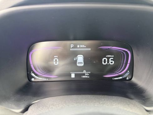 Used 2025 Kia Soul LX FWD image 15