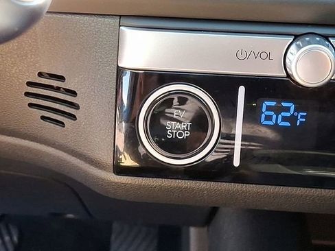 Used 2023 Hyundai Ioniq 6 SE image 27