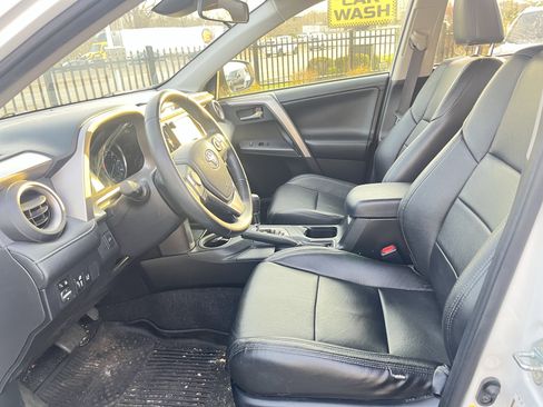 Used 2018 Toyota RAV4 XLE w/ Convenience Package image 5