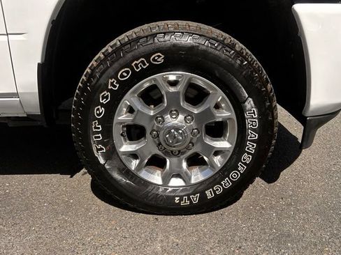 Used 2024 RAM 2500 Laramie AWD/4WD image 35