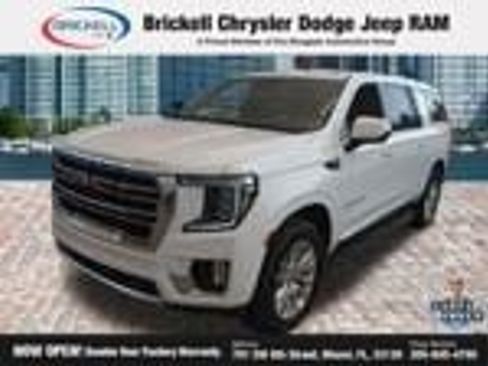 Used 2024 GMC Yukon XL SLT RWD image 1