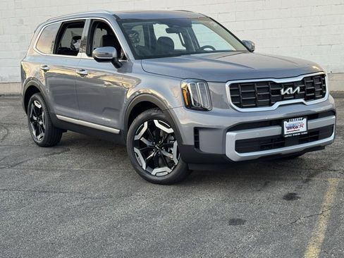 New 2025 Kia Telluride S image 2