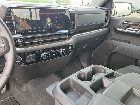 Used 2025 GMC Sierra 1500 SLE w/ Preferred Package AWD/4WD image 20