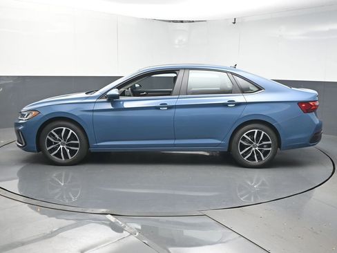 New 2026 Volkswagen Jetta SE image 5