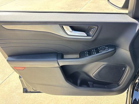 Used 2024 Ford Escape SE image 15