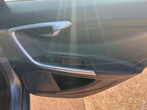 Used 2017 Volvo V60 T5 Platinum AWD/4WD image 10