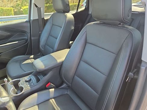 Used 2023 GMC Terrain SLT w/ Tech Package image 16