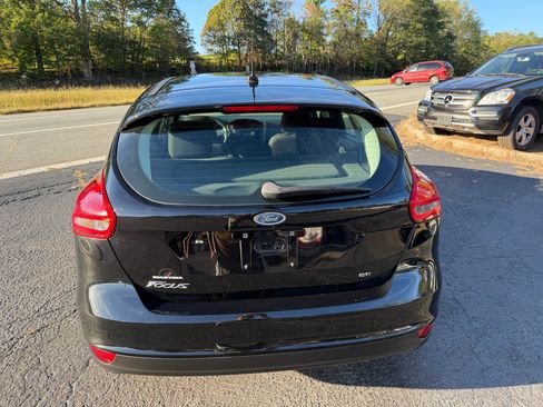 Used 2018 Ford Focus SE image 6