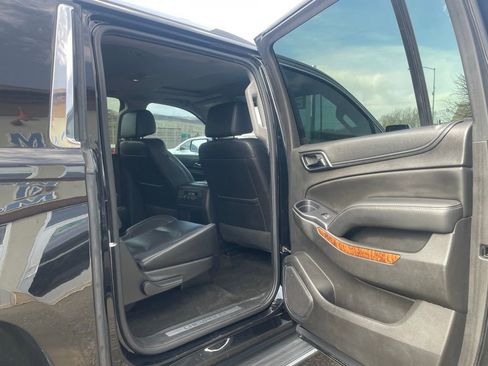 Used 2017 Chevrolet Suburban Premier image 18