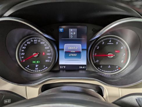 Used 2019 Mercedes-Benz GLC 300 4MATIC image 32