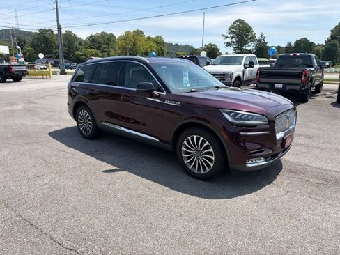 Used 2020 Lincoln Aviator Reserve w/ Elements Package Plus AWD/4WD image 12