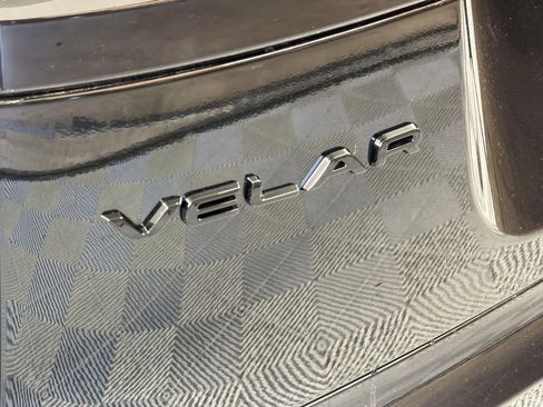Certified 2025 Land Rover Range Rover Velar Dynamic SE image 29