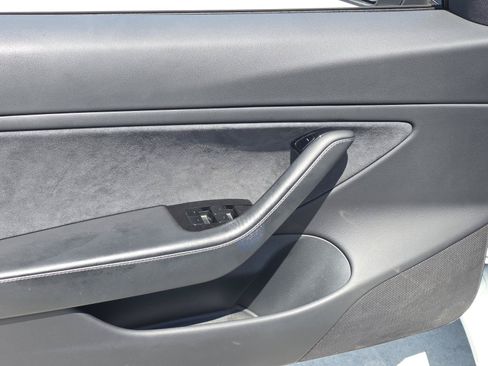 Used 2018 Tesla Model 3 Long Range RWD image 13