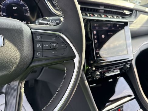 New 2025 Jeep Grand Cherokee L Laredo w/ Luxury Tech Group I image 15