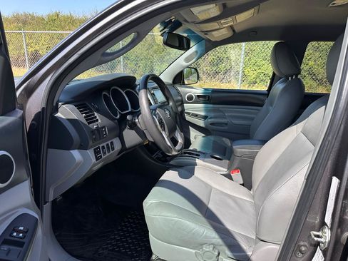 Used 2015 Toyota Tacoma 4x4 Double Cab image 10