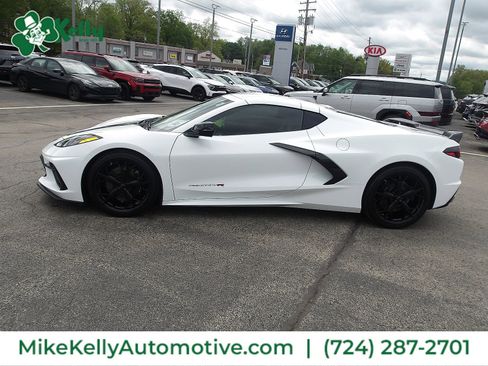 Used 2022 Chevrolet Corvette Stingray Premium Cpe w/ Z51 Performance Package RWD image 4