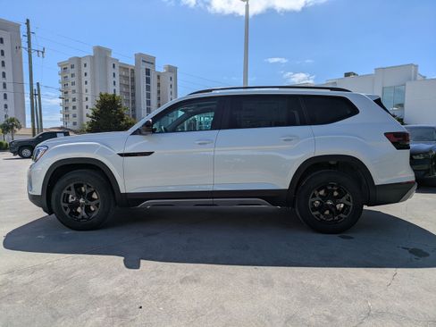 New 2026 Volkswagen Atlas Peak Edition AWD/4WD image 7