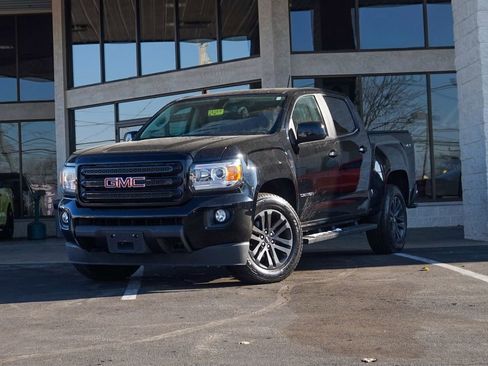 Used 2020 GMC Canyon SLE w/ Elevation Edition image 6