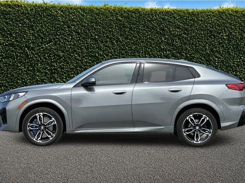 Used 2025 BMW X2 xDrive28i w/ M Sport Package AWD/4WD image 7