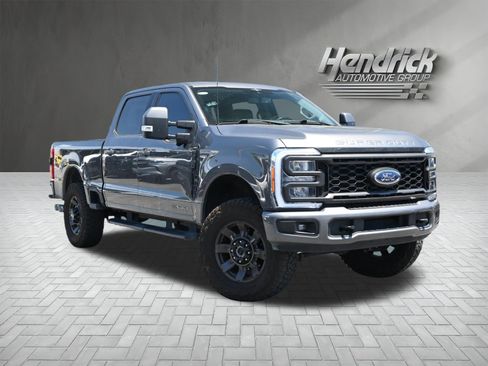 Used 2023 Ford F250 Lariat w/ Sport Appearance Package AWD/4WD image 2
