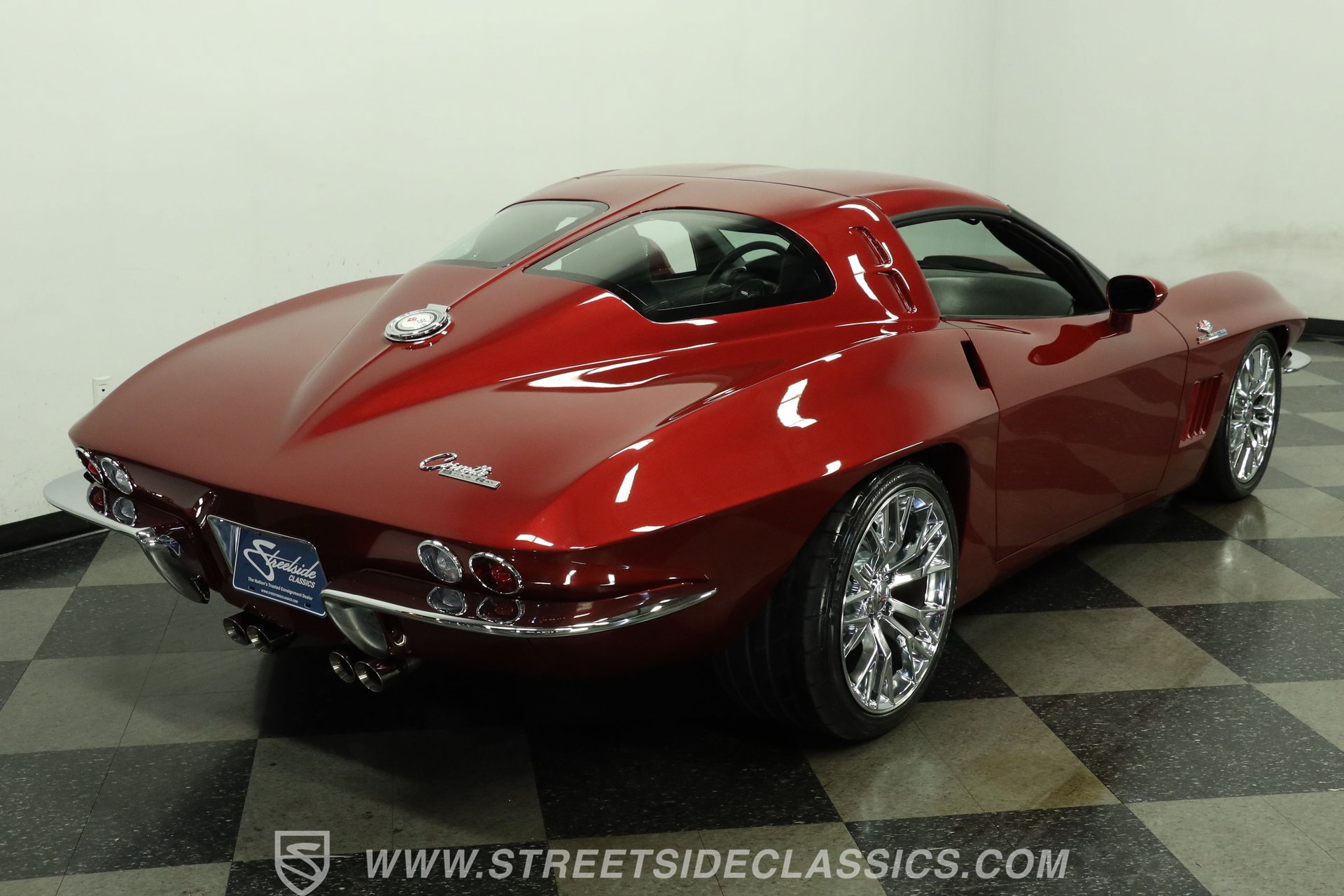 Used 2005 Chevrolet Corvette Coupe w/ Preferred Equipment Group RWD image 11
