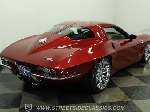 Used 2005 Chevrolet Corvette Coupe w/ Preferred Equipment Group RWD image 11