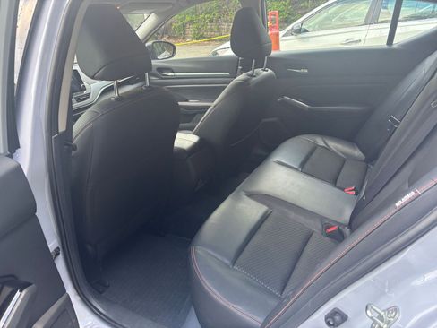 Used 2025 Nissan Altima 2.5 SR FWD image 38