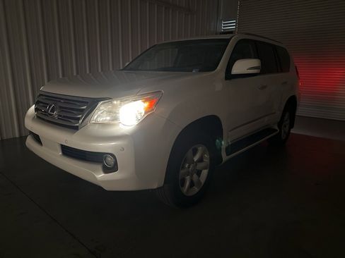 Used 2013 Lexus GX 460 image 8